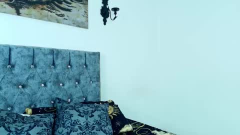 Bella online show from November 2025 01:05:01 AM