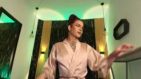 Snapshot of bella_salvatore chatting on April 2026 08:25:02 PM online show from April 2026 08:25:02 PM