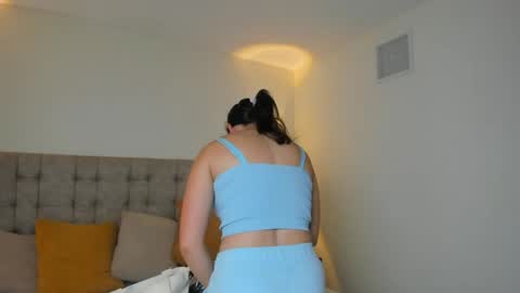 Bella online show from May 2026 07:08:02 PM