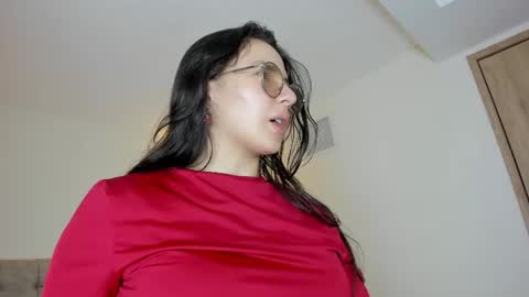 Bella online show from May 2026 07:12:01 PM