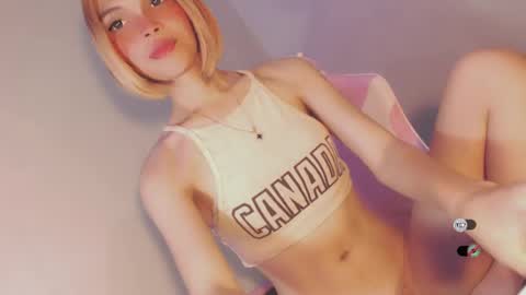 Snapshot of bella_tara chatting on December 2024 04:30:02 AM Bella online show from December 2024 04:30:02 AM