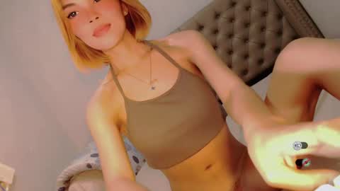 Snapshot of bella_tara chatting on February 2025 07:40:01 AM Bella online show from February 2025 07:40:01 AM