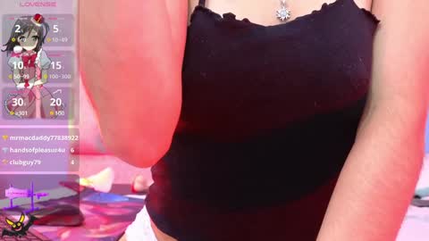 Snapshot of bella_thix chatting on December 2024 05:50:01 AM Bella online show from December 2024 05:50:01 AM