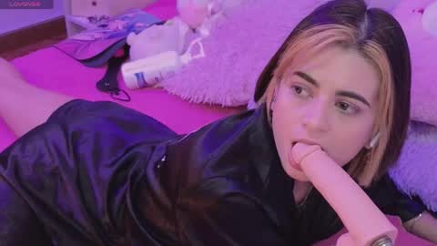 bella_thixx online show from April 2026 02:58:01 AM