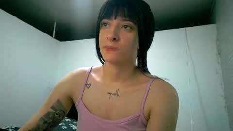 bella_thorne1999 online show from August 2026 12:23:01 AM