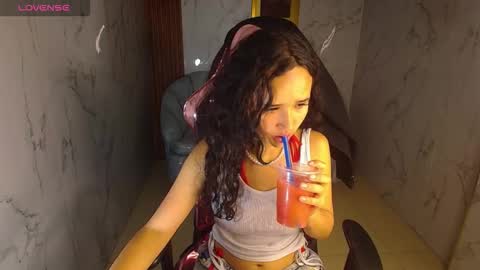 Bella online show from December 2025 08:27:01 PM