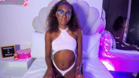 Snapshot of bellaadajud chatting on September 2025 12:05:01 AM Bella Dajud online show from September 2025 12:05:01 AM