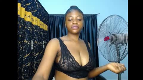 bella online show from April 2026 07:03:01 PM