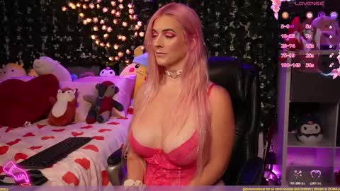 Snapshot of bellabearts chatting on February 2025 06:10:02 PM Bellalunabear trans JadePlant Cis online show from February 2025 06:10:02 PM