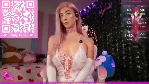 Snapshot of bellabearts chatting on September 2025 07:05:01 PM Bellalunabear trans JadePlant Cis online show from September 2025 07:05:01 PM