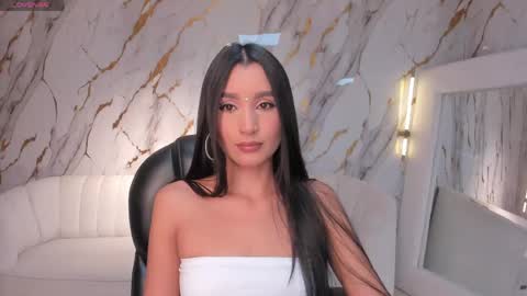  Bella C  online show from April 2026 11:13:02 PM