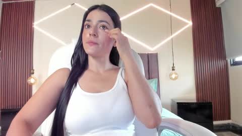 Bella Clair online show from April 2026 04:23:01 PM