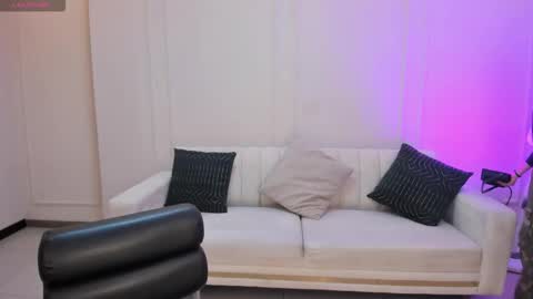 Bella online show from February 2026 04:05:02 AM