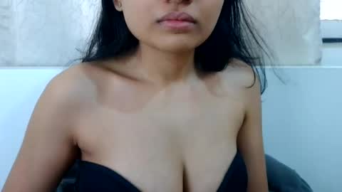 Snapshot of bellacrystall chatting on June 2026 06:44:01 AM bellacrystall online show from June 2026 06:44:01 AM