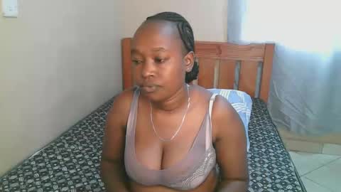 Snapshot of bellalure33 chatting on October 2025 11:58:02 AM Bella online show from October 2025 11:58:02 AM