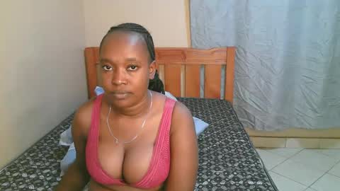 Snapshot of bellalure33 chatting on October 2025 03:24:02 PM Bella online show from October 2025 03:24:02 PM