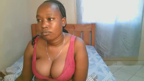 Snapshot of bellalure33 chatting on November 2025 10:15:02 AM Bella online show from November 2025 10:15:02 AM