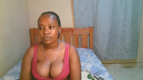 Snapshot of bellalure33 chatting on November 2025 10:21:02 PM Bella online show from November 2025 10:21:02 PM