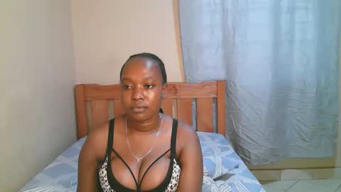 Snapshot of bellalure33 chatting on November 2025 03:39:01 AM Bella online show from November 2025 03:39:01 AM