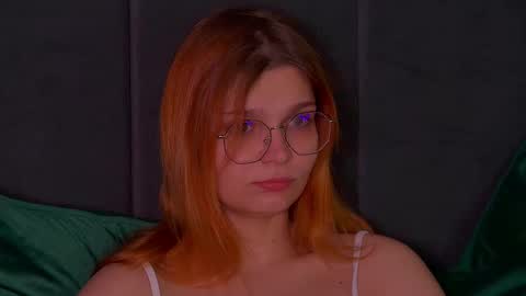 Snapshot of bellamarebelle chatting on October 2025 04:55:02 AM BellaMarebelle online show from October 2025 04:55:02 AM