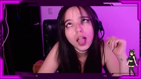 Bella Monteluna online show from October 2025 01:31:01 AM