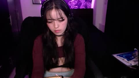 Bella Monteluna online show from November 2025 11:40:01 PM