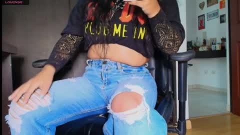 Snapshot of bellangel_ chatting on June 2026 09:52:02 PM Camille online show from June 2026 09:52:02 PM
