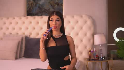 Bella online show from April 2026 06:16:02 PM