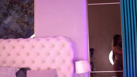Bella online show from May 2026 06:34:02 PM