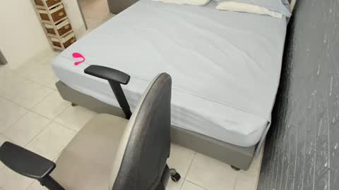 Snapshot of bellaprettty chatting on October 2025 03:10:02 PM Bella Angelycal online show from October 2025 03:10:02 PM