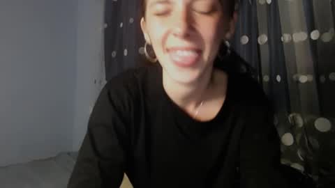 Snapshot of bellaqueen0701 chatting on February 2025 06:56:01 PM bellaqueen0701 online show from February 2025 06:56:01 PM