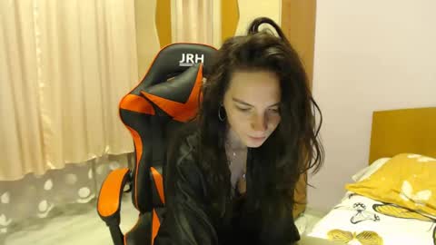 Snapshot of bellaqueen0701 chatting on February 2025 09:59:01 PM bellaqueen0701 online show from February 2025 09:59:01 PM