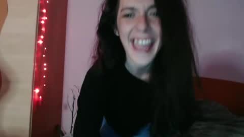 Snapshot of bellaqueen0701 chatting on February 2025 01:40:02 AM bellaqueen0701 online show from February 2025 01:40:02 AM