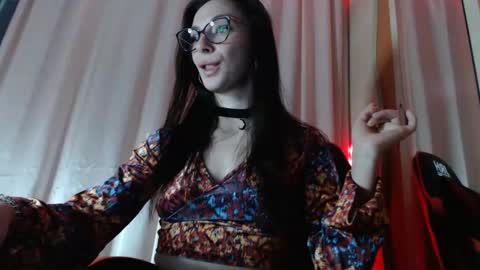 Snapshot of bellaqueen0701 chatting on February 2025 10:09:02 PM bellaqueen0701 online show from February 2025 10:09:02 PM