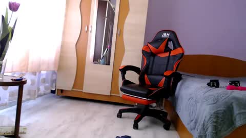 Snapshot of bellaqueen0701 chatting on March 2025 07:32:01 AM bellaqueen0701 online show from March 2025 07:32:01 AM