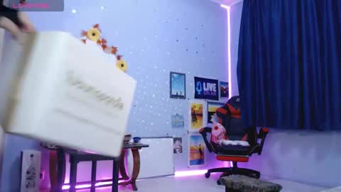 Snapshot of bellaqueen0701 chatting on September 2025 05:38:02 PM bellaqueen0701 online show from September 2025 05:38:02 PM