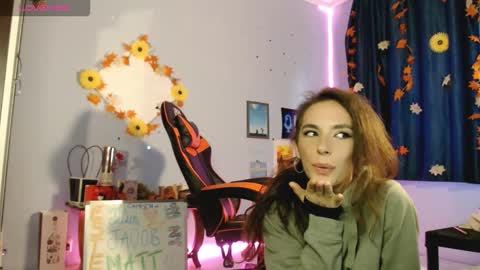 Snapshot of bellaqueen0701 chatting on September 2025 05:44:01 AM bellaqueen0701 online show from September 2025 05:44:01 AM