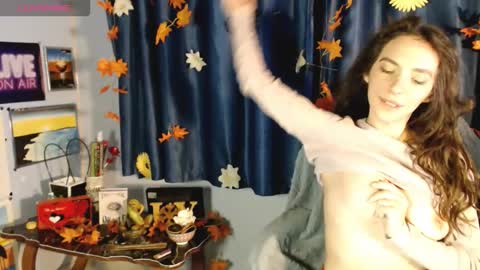 Snapshot of bellaqueen0701 chatting on October 2025 12:40:02 AM bellaqueen0701 online show from October 2025 12:40:02 AM