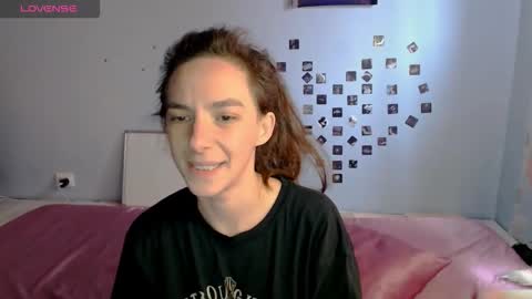 Snapshot of bellaqueen0701 chatting on November 2025 09:42:01 AM bellaqueen0701 online show from November 2025 09:42:01 AM