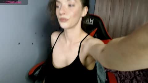 Snapshot of bellaqueen0701 chatting on December 2025 09:19:02 PM bellaqueen0701 online show from December 2025 09:19:02 PM