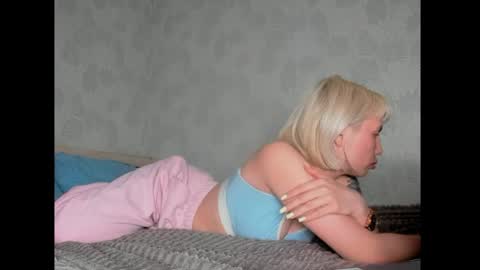 Bella Seen online show from April 2026 07:22:01 PM