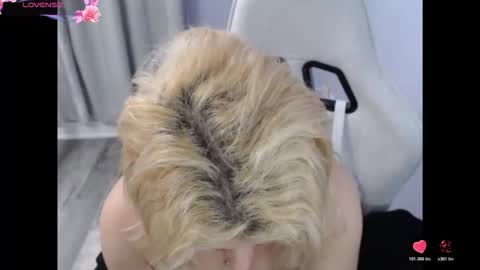 Snapshot of bellastar84 chatting on November 2025 01:33:02 PM Starr40 online show from November 2025 01:33:02 PM