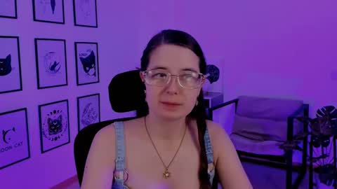 Snapshot of bellatrixllestrange chatting on February 2025 11:02:02 PM Bella. Ntmu online show from February 2025 11:02:02 PM