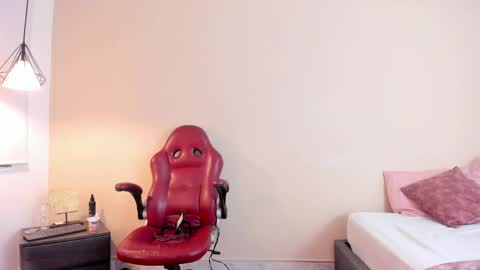 Bella Wild online show from April 2026 11:54:02 AM