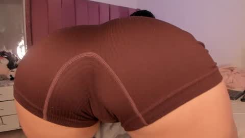 Bella online show from February 2025 09:46:01 PM