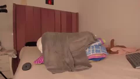 Bella online show from March 2025 06:30:01 PM