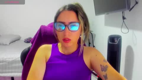 Bella T. online show from April 2026 02:27:01 AM