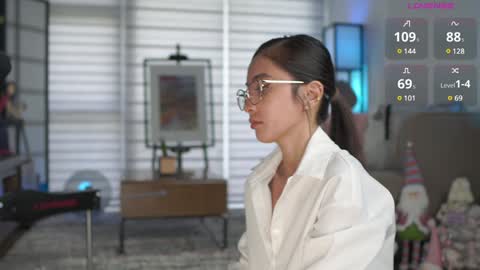 Belle Adrienne  IG  online show from January 2025 01:00:02 AM