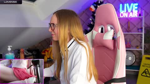 Snapshot of belle_alice chatting on December 2024 10:39:01 AM Alice online show from December 2024 10:39:01 AM