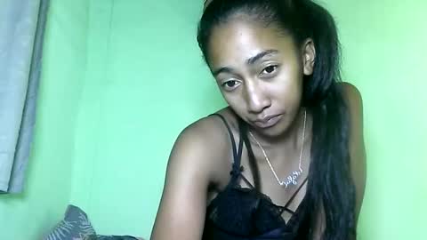 belle_annah online show from April 2026 07:00:01 PM